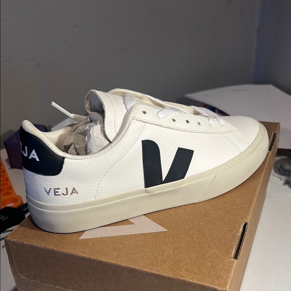 Veja Campo Extra-White and Black Sneakers